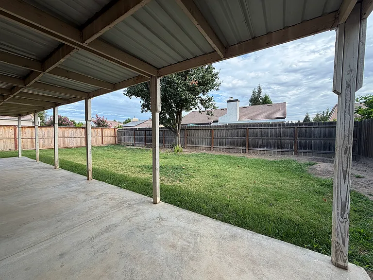 2350 E Fallbrook Ave #9 — Photo 24