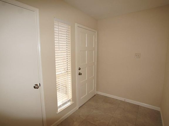 4th image of 12143 Stone West Dr