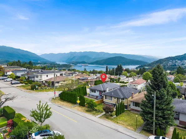 6 Sea Ave, Burnaby, BC V5B 3W6