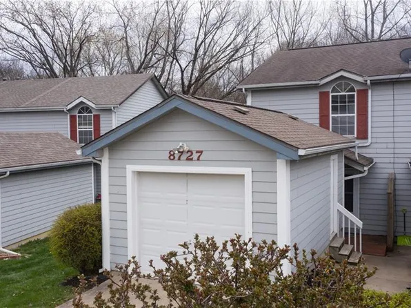 8727 NW 82nd St, Kansas City, MO 64152
