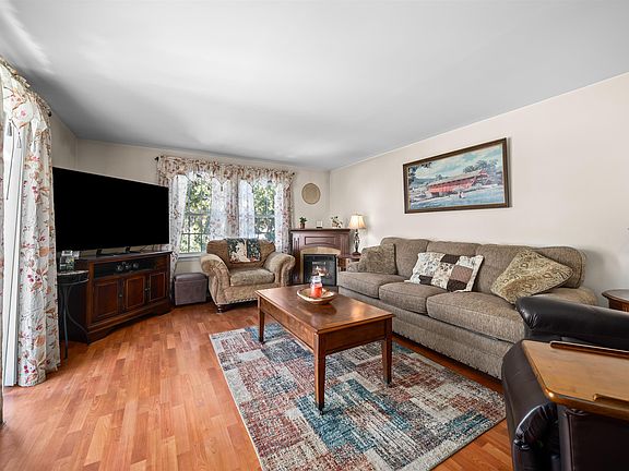 2nd image of 16 Springfield Estates