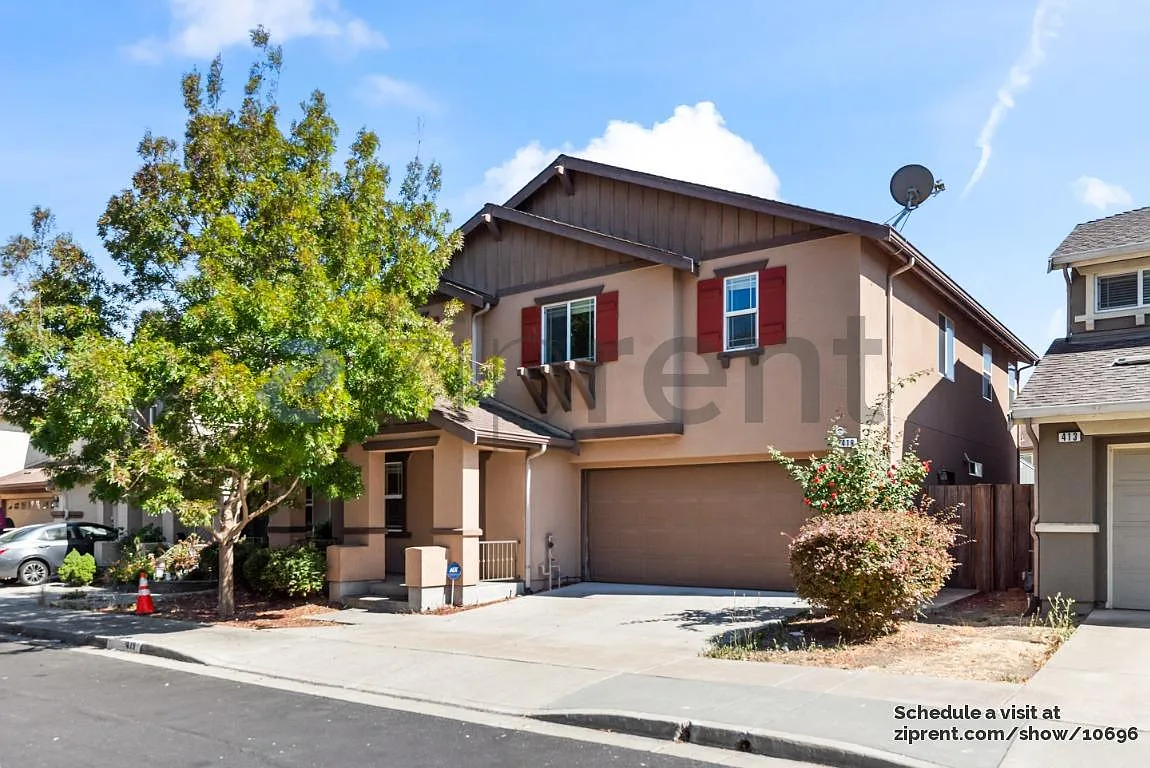 3 bed, 2.5 bath, 2406 sqft, $3,995 — Photo 2