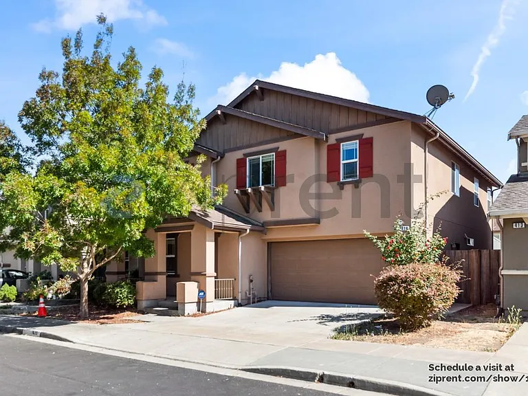 419 Malcolm Dr — Photo 2