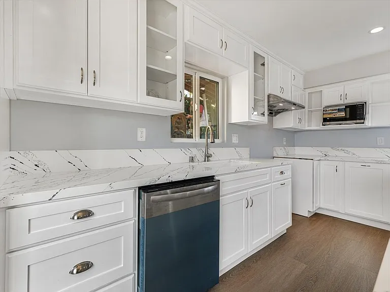 510 Neva Pl — Photo 8