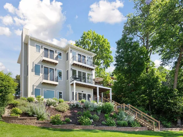 6001 Ridgewood Rd, Mound, MN 55364