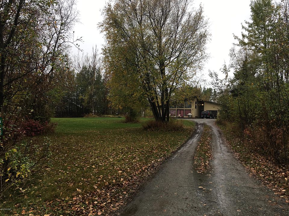 2nd image of 3275 E Tamarak Ave