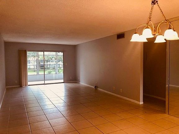 4th image of 2001 Granada Dr APT H2