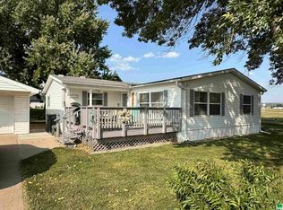 132 Cotts Dr, North Sioux City, SD 57049
