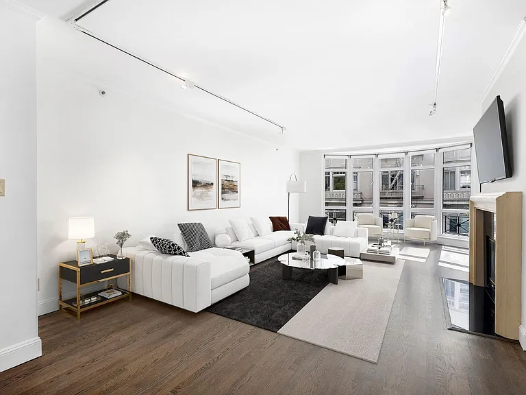 1340 Clay St #303 — Photo 1