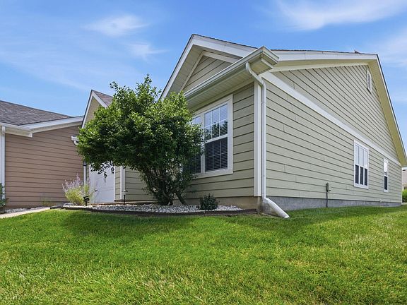 2nd image of 215 Charleston Ct