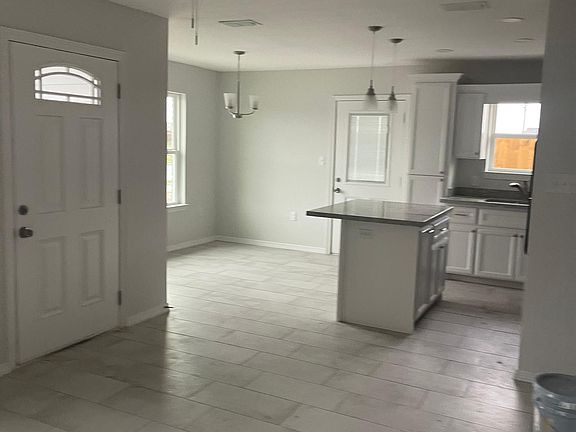 2nd image of 364 Uva Ln #A/b