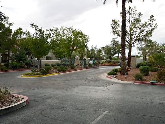 3rd image of 701 Wheat Ridge Ln Unit 202