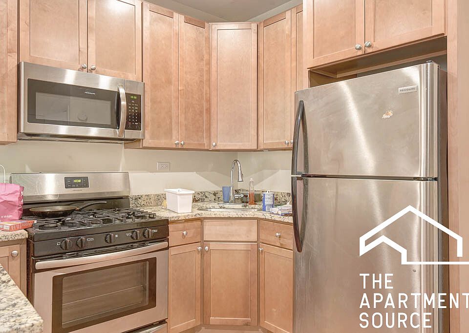 1st image of 5207 W Belmont Ave #2B