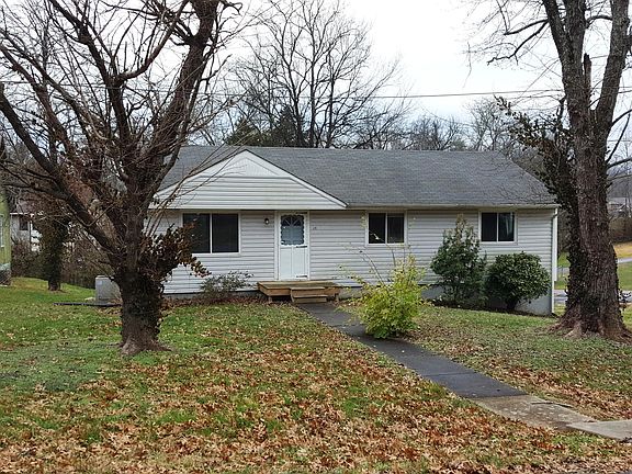 2nd image of 320 Sarvis Dr