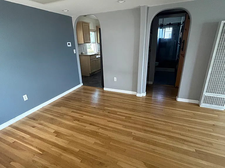 3007 Columbia St — Photo 16