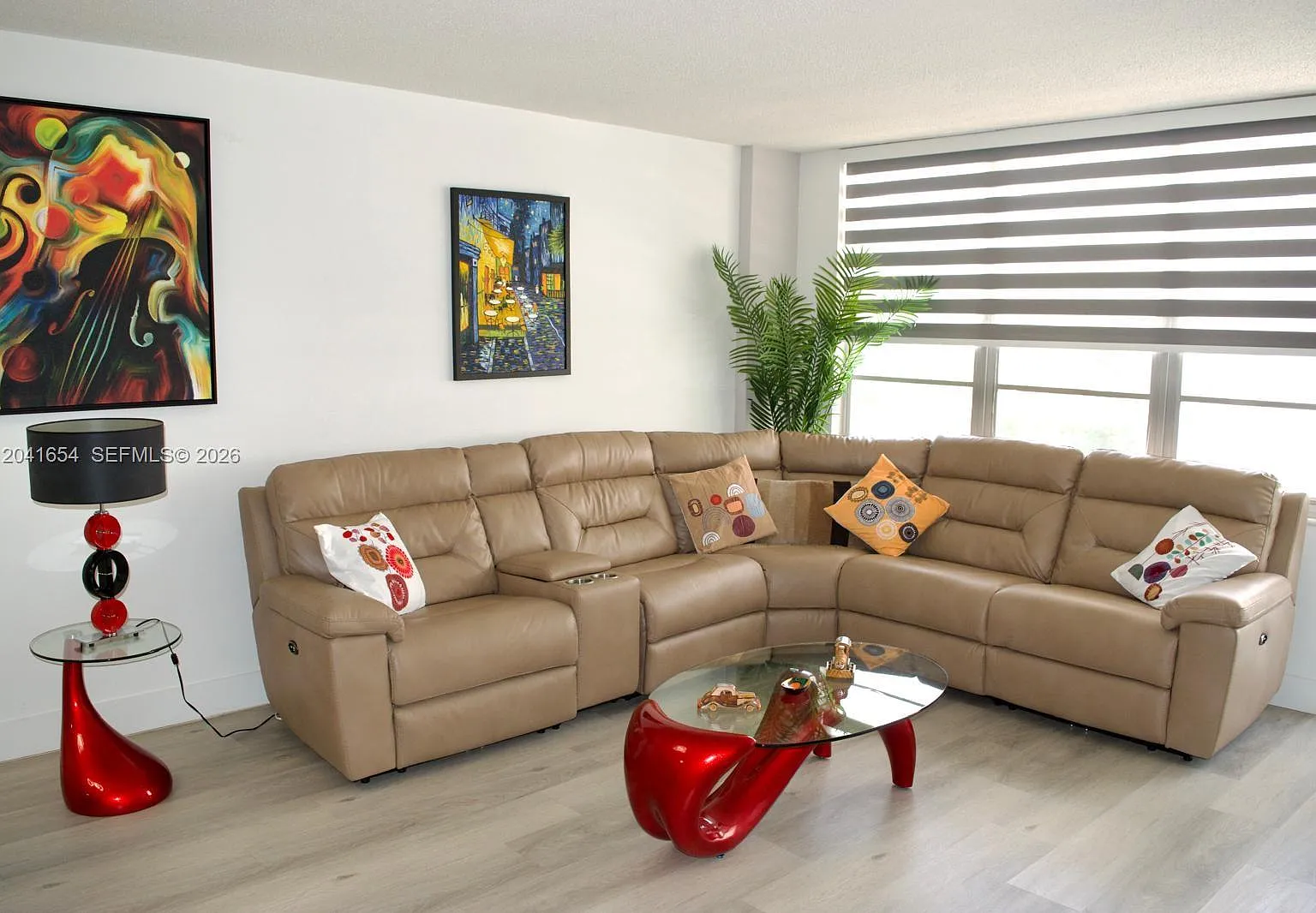 Sea Air Towers Condo — Photo 3