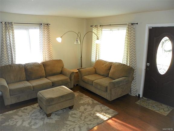4th image of 54 Chardon Dr