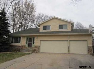 4324 Hike Cir, Bellevue, NE 68123