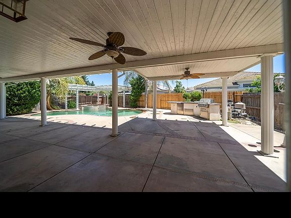4th image of 4030 Mist Trail Dr