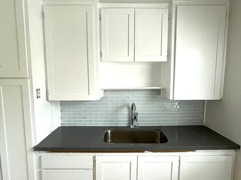 373 Termino Ave #3 — Photo 3