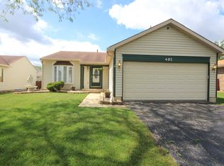 402 Flint Trl, Carol Stream, IL 60188