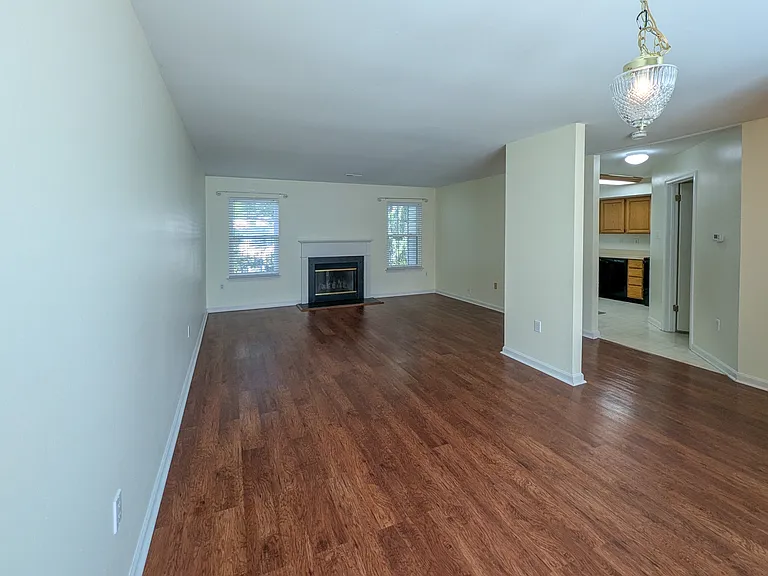 7102 Union Ct — Photo 14