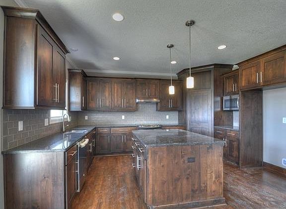 5th image of 1204 N Holland Dr