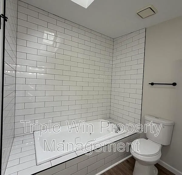 2245 Lindsay Ln — Photo 30
