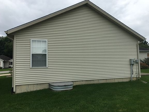 2nd image of 1531 Blue Heron Way
