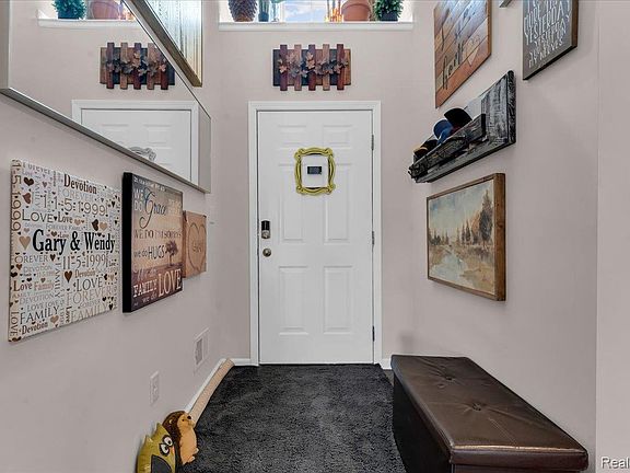 4th image of 23990 Pennington Ln