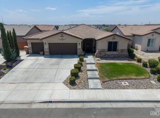 7903 Bandelier Dr, Bakersfield, CA 93313