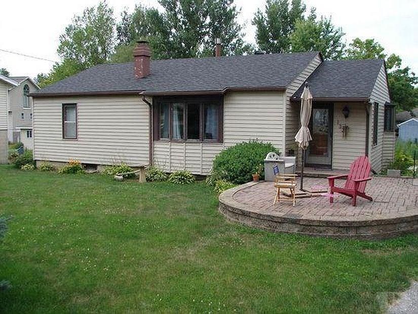 1322 N Shore Dr, Clear Lake, IA 50428 Zillow