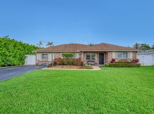 1915 Laurel Ln, Lake Clarke Shores, FL 33406