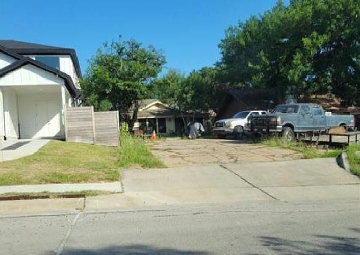 1st image of 6412 Auburn Dr #A