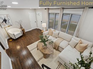 419 W Winthrop Ave, Addison, IL 60101