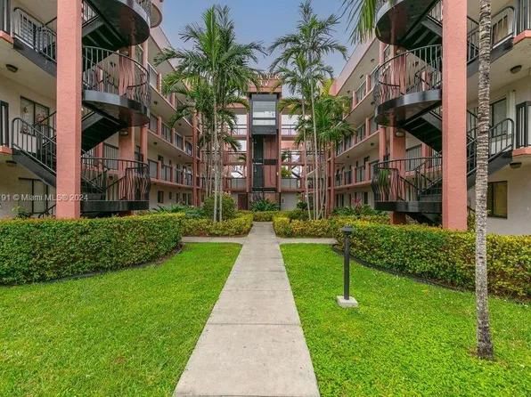 5460 W 21st Ct APT 413, Hialeah, FL 33016