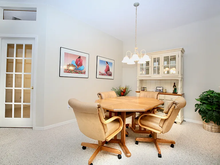 2753 Tanglewylde Dr — Photo 6