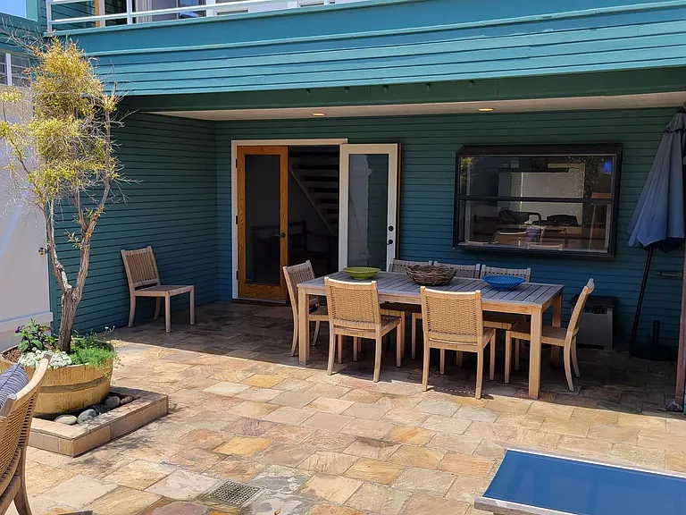2525 Ocean Front — Photo 16