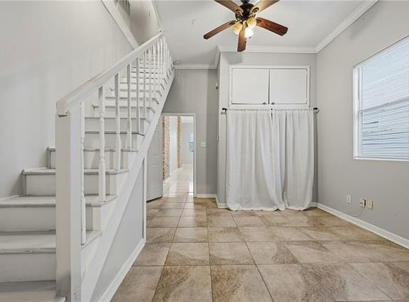 3rd image of 932 Lamanche St