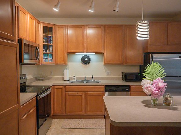 2nd image of 7100 Metro Blvd Unit 113