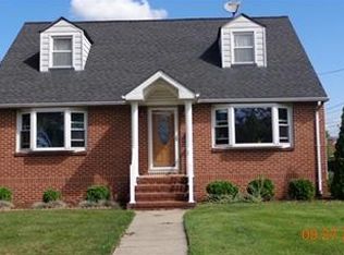 98 Hobart St, Ridgefield Park, NJ 07660