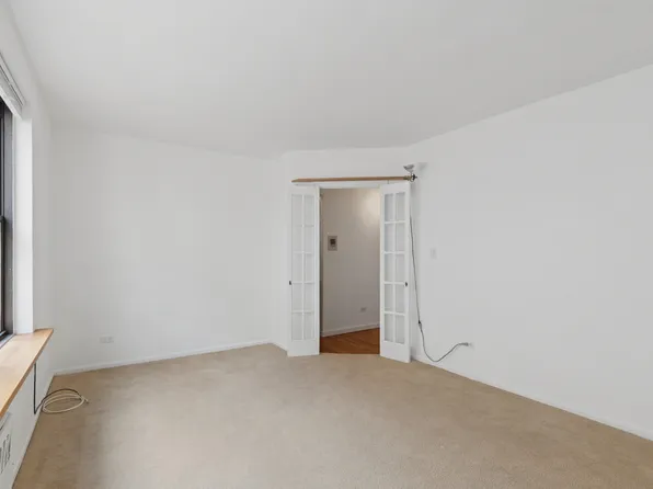 208 East 70th Street image 4 of 8