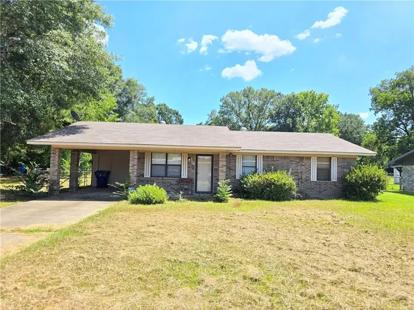 908 1st St, Winnfield, LA 71483