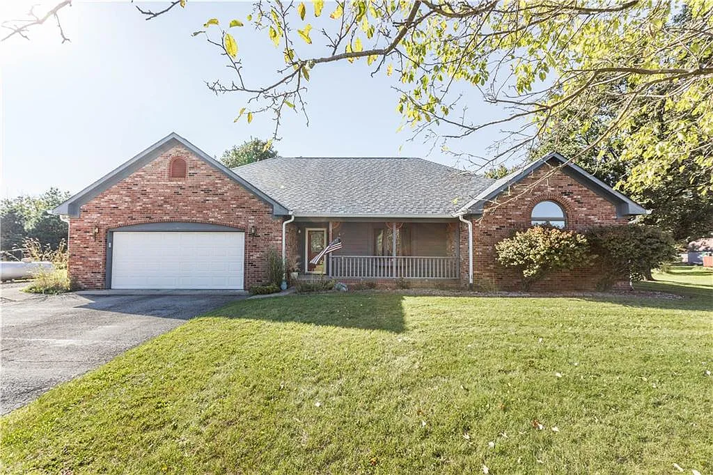 5856 Cozy Dr photo 1