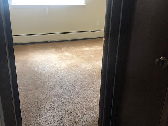 CLOSET/ SMALL HALLWAY TO BEDROOM