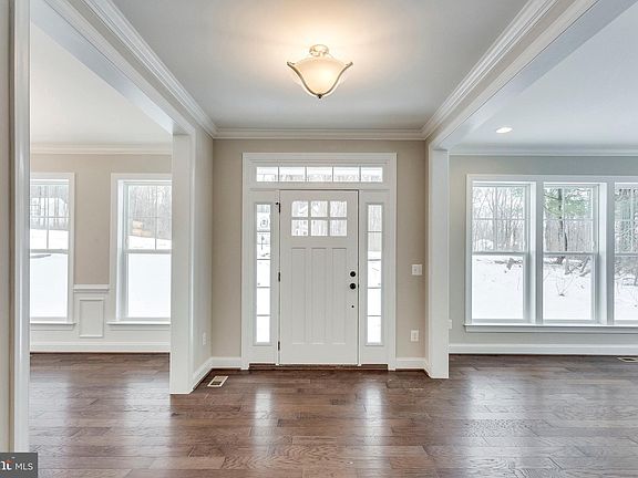 2nd image of 41691 Catoctin Springs Ct