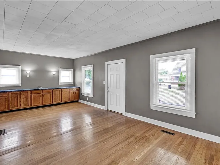 3220 Grant Ave — Photo 5