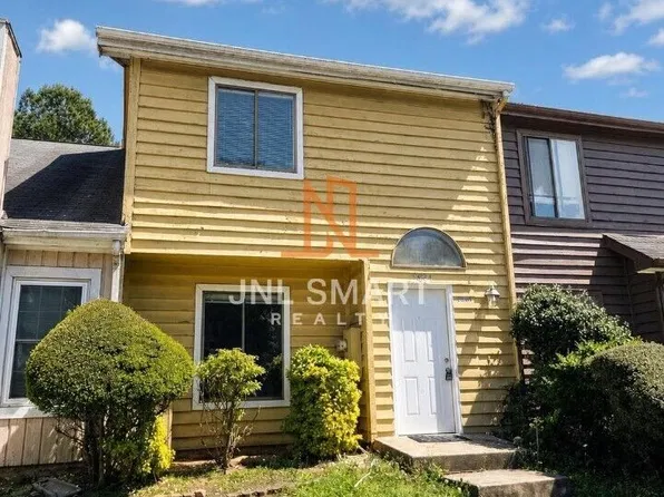 5841 Trent Walk Dr, Lithonia, GA 30038