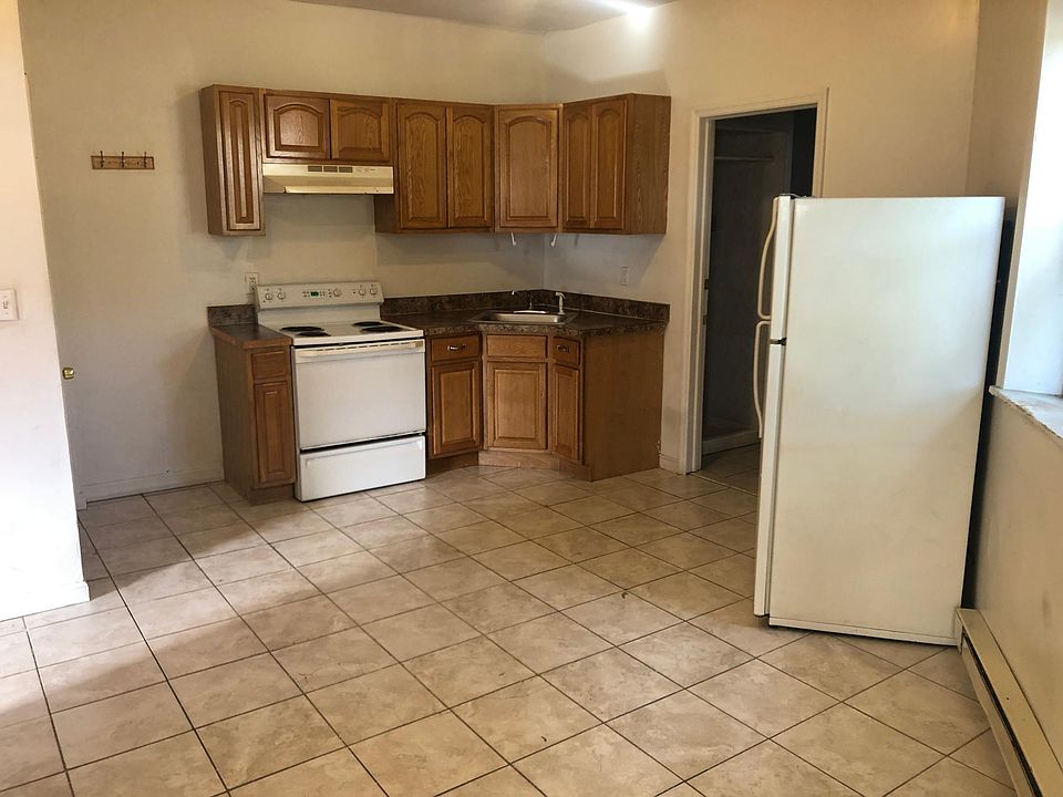 1st image of 211 Bloomfield Ave #1