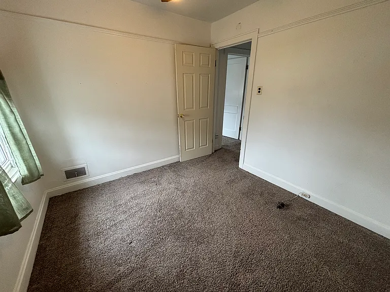 1628 Kenneth Ave — Photo 8